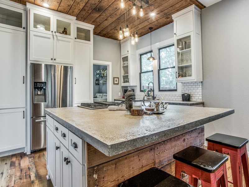 Alejandro's Custom Cabinets
