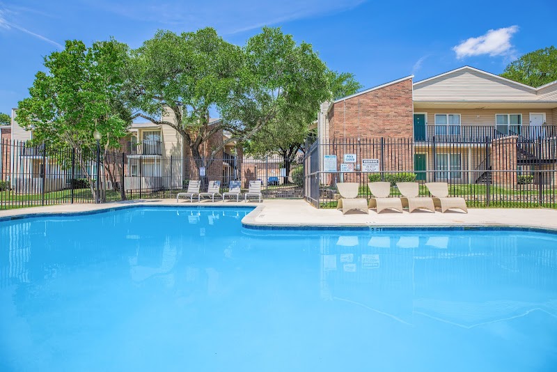 Center Ridge Apartments